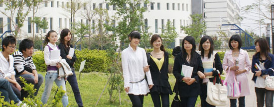 莘莘学子